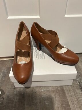 Classic Brown Cross-Strap Women's Heels